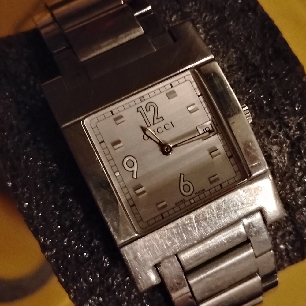 Gucci Watch - Picture 2 of 16